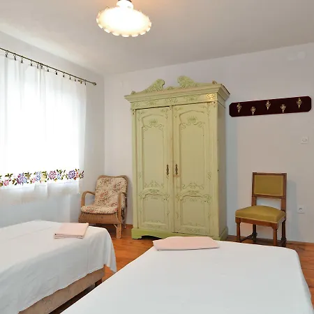 House Adriana 1715 Liznjan