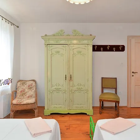 House Adriana 1715 Liznjan